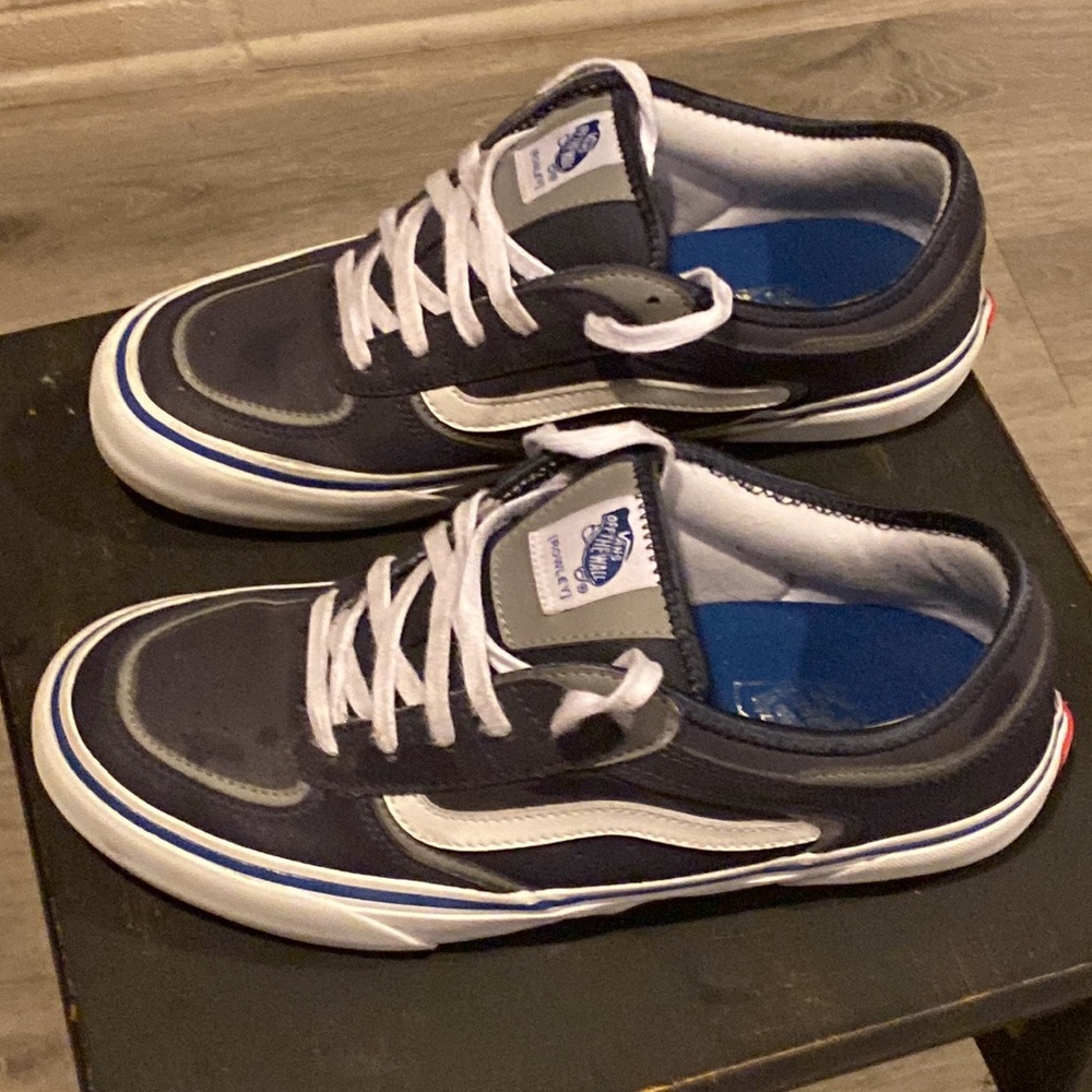 Vans Skate Rowley, Navy White, Mens 9. Stylish worn a few times.